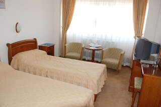 Отель Hotel Moldova Яссы Двухместный номер с 1 кроватью или 2 отдельными кроватями-2